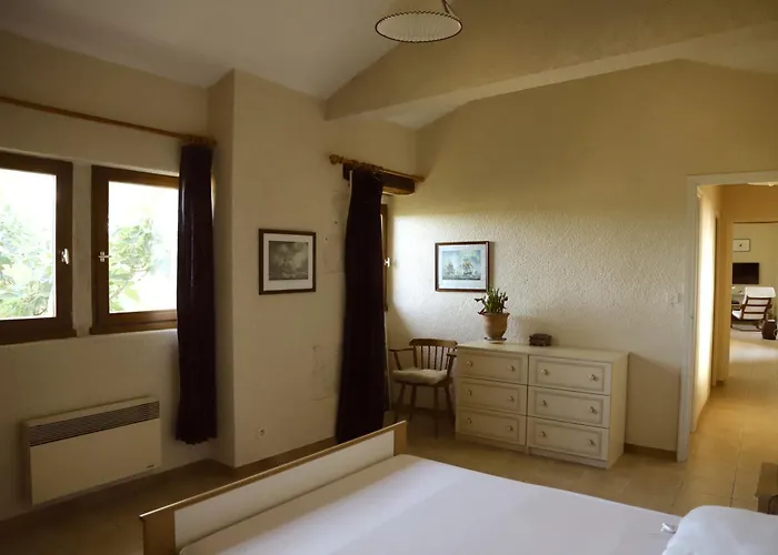 Dans Un Chateau Feodal Au Coeur De La Toscane Occitane Albi-cordes-rabastens Senouillac